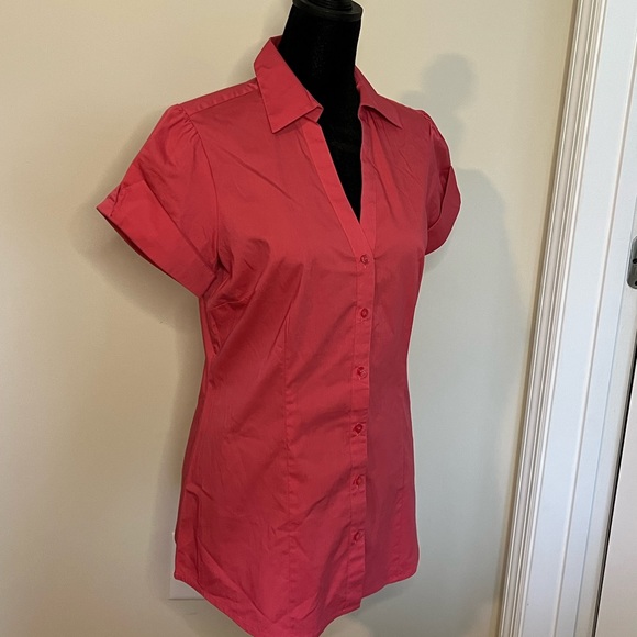 Like new woman’s blouse by The Limited - Picture 2 of 3